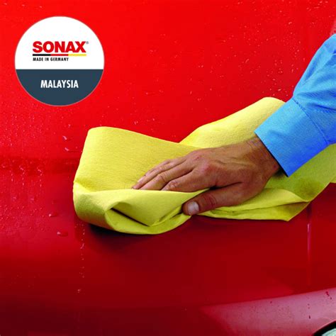Removing stubborn vehicle marks made easy with the magic cloth